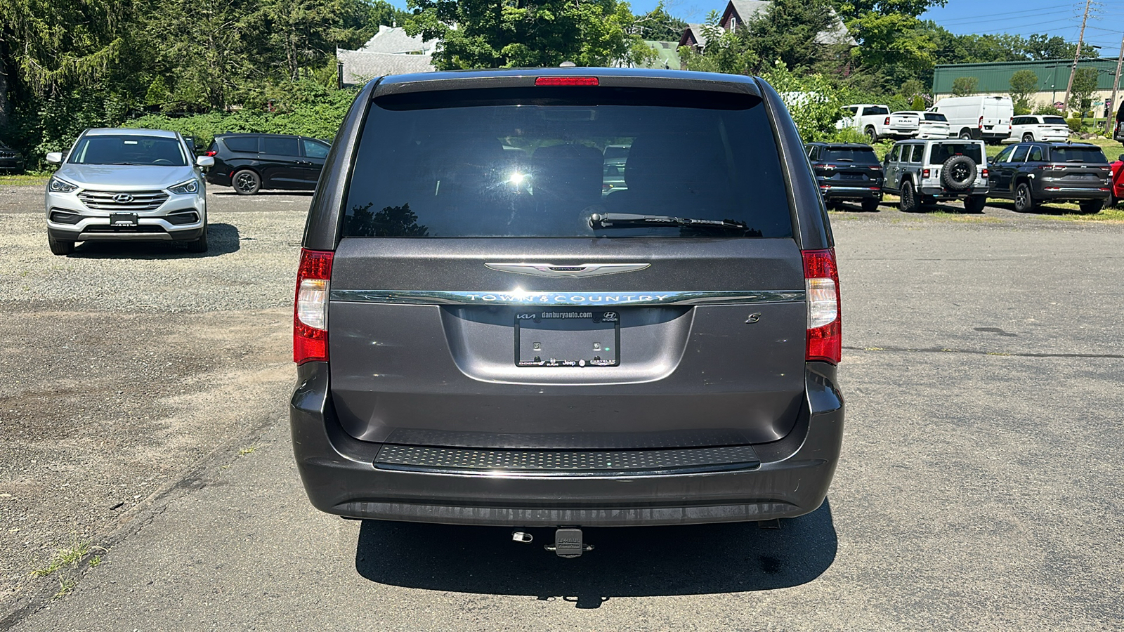 2016 Chrysler Town and Country S 4