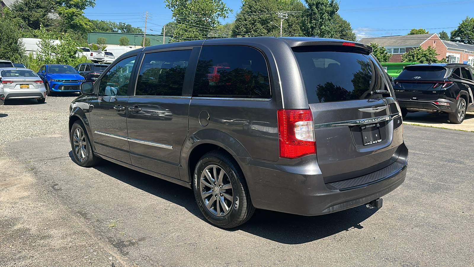 2016 Chrysler Town and Country S 5