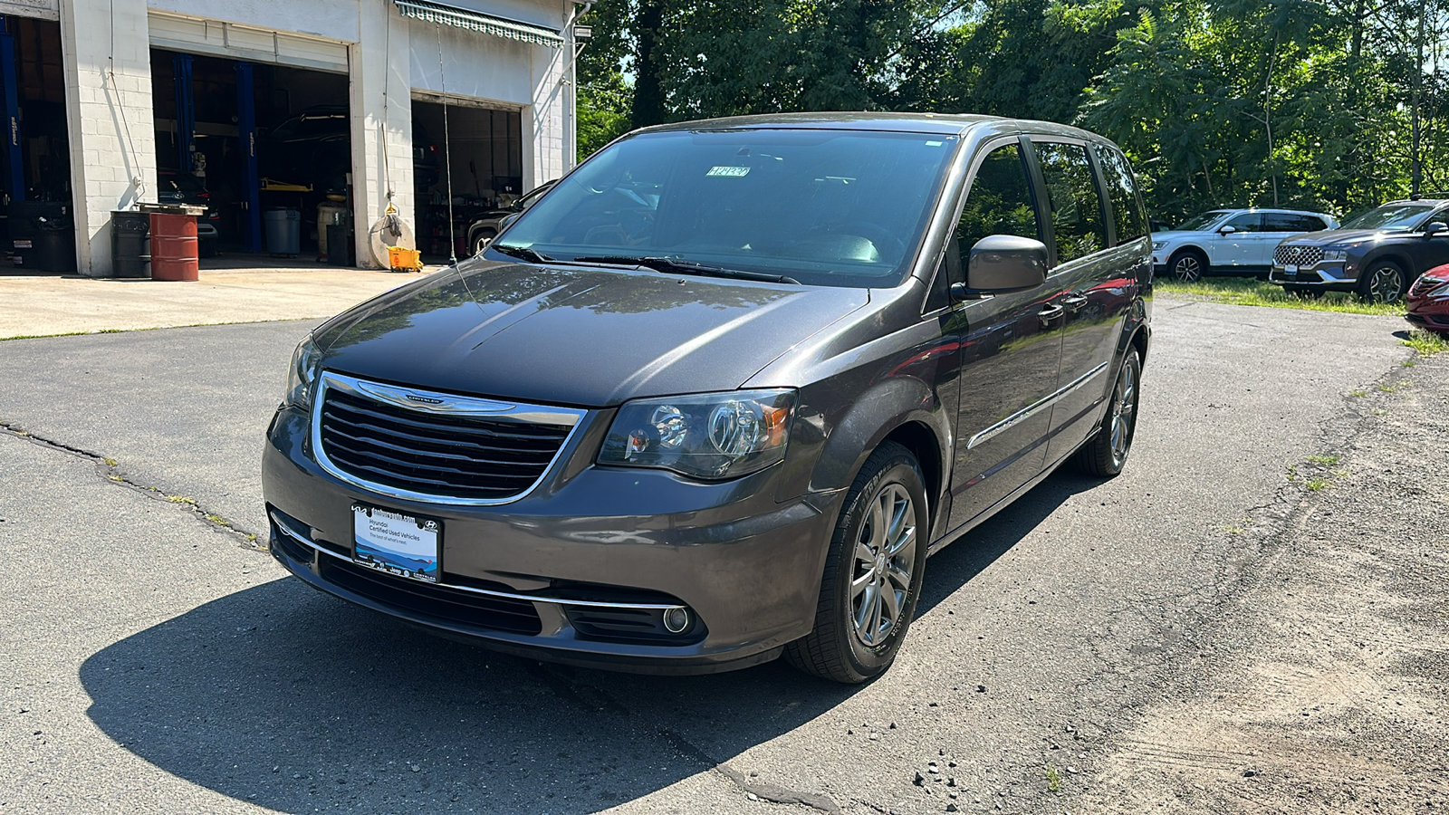 2016 Chrysler Town and Country S 7