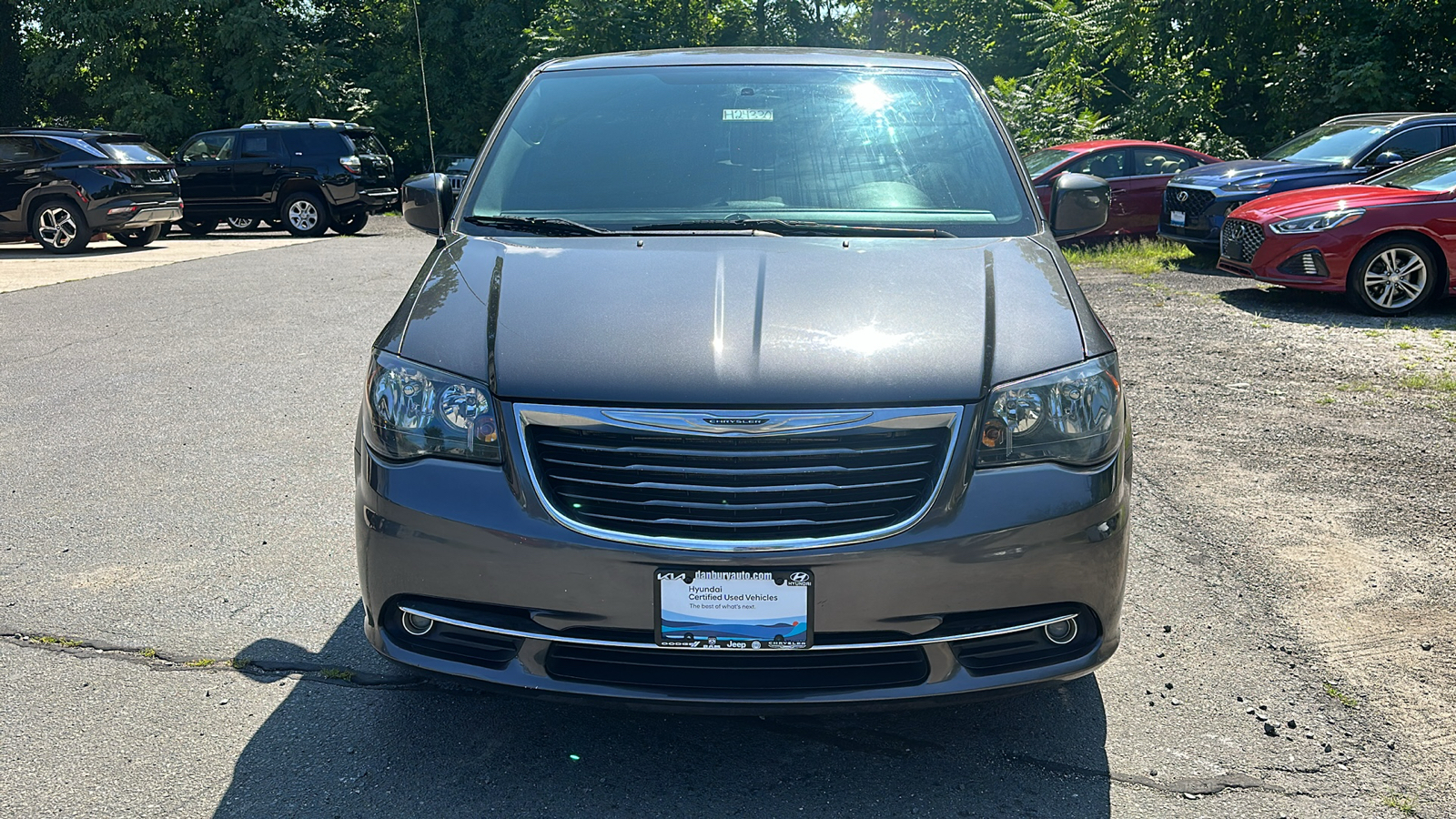 2016 Chrysler Town and Country S 8