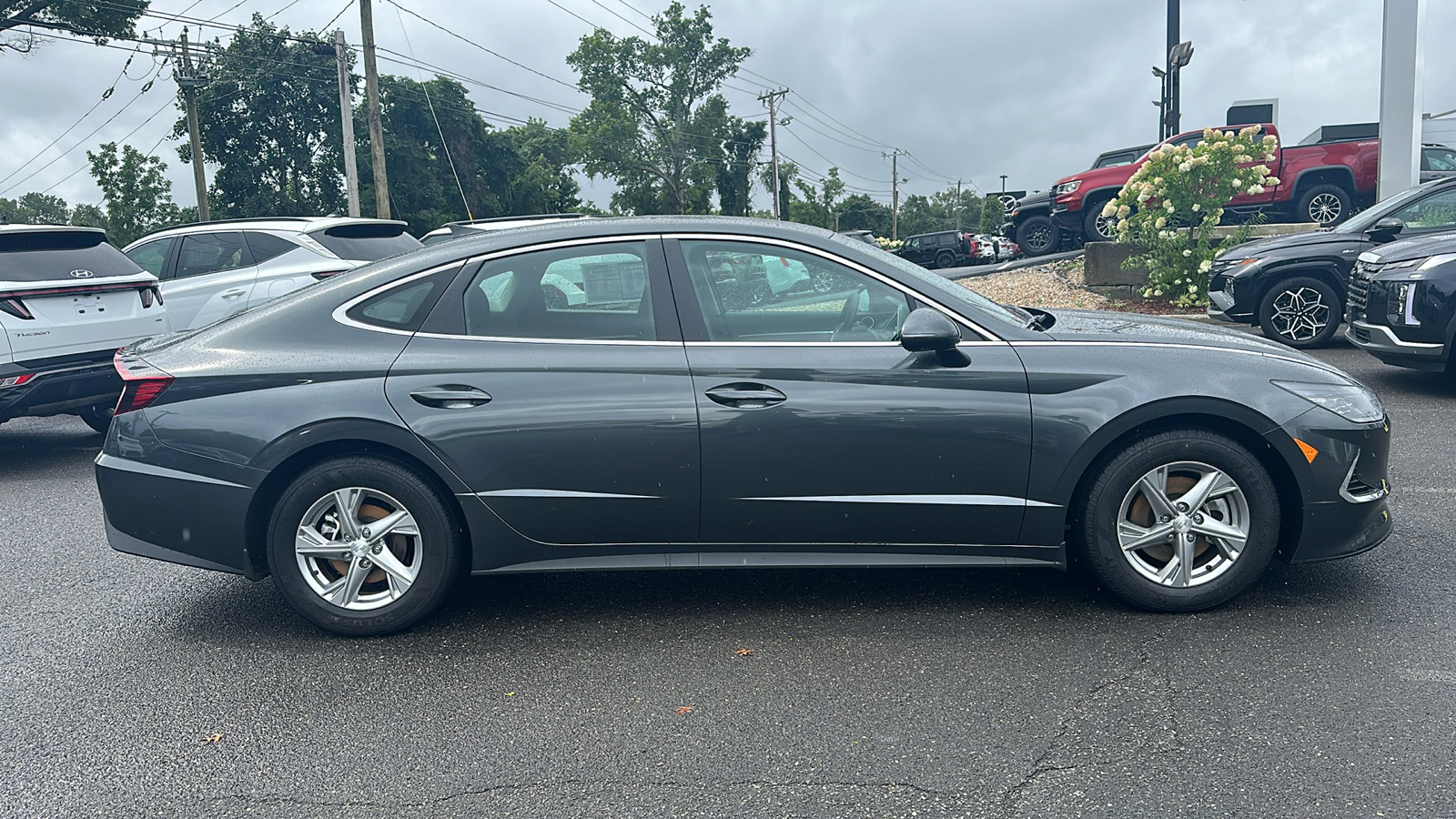 2023 Hyundai Sonata SE 2