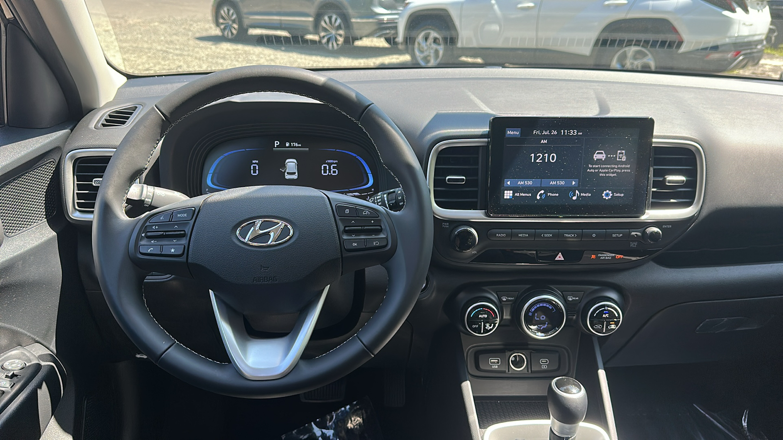 2024 Hyundai Venue SEL 24