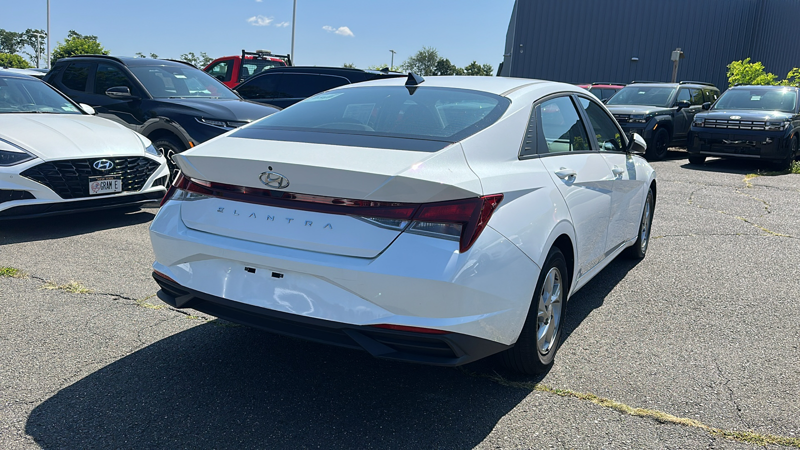 2021 Hyundai Elantra SE 3