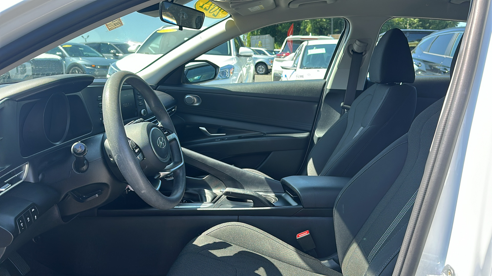 2021 Hyundai Elantra SE 12