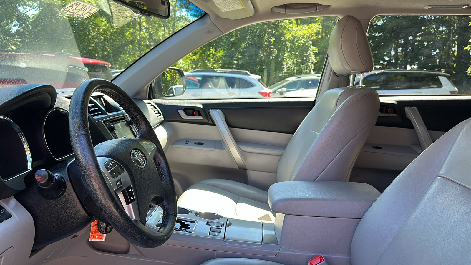 2013 Toyota Highlander SE 12