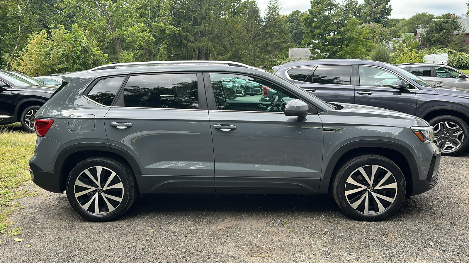 2022 Volkswagen Taos SE 2