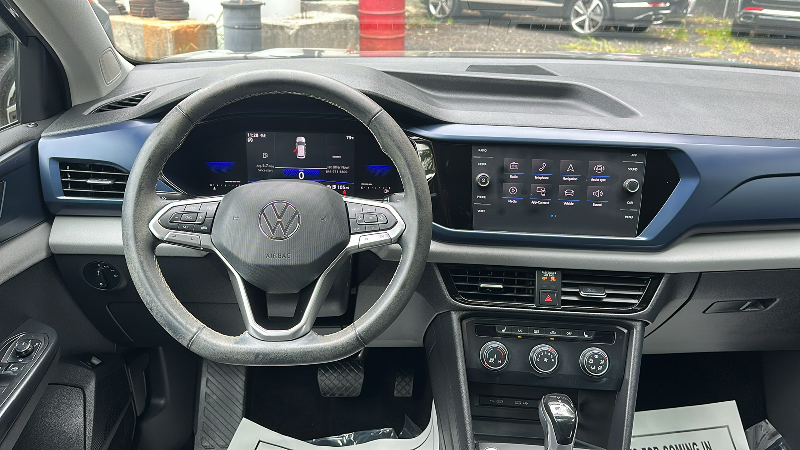 2022 Volkswagen Taos SE 26