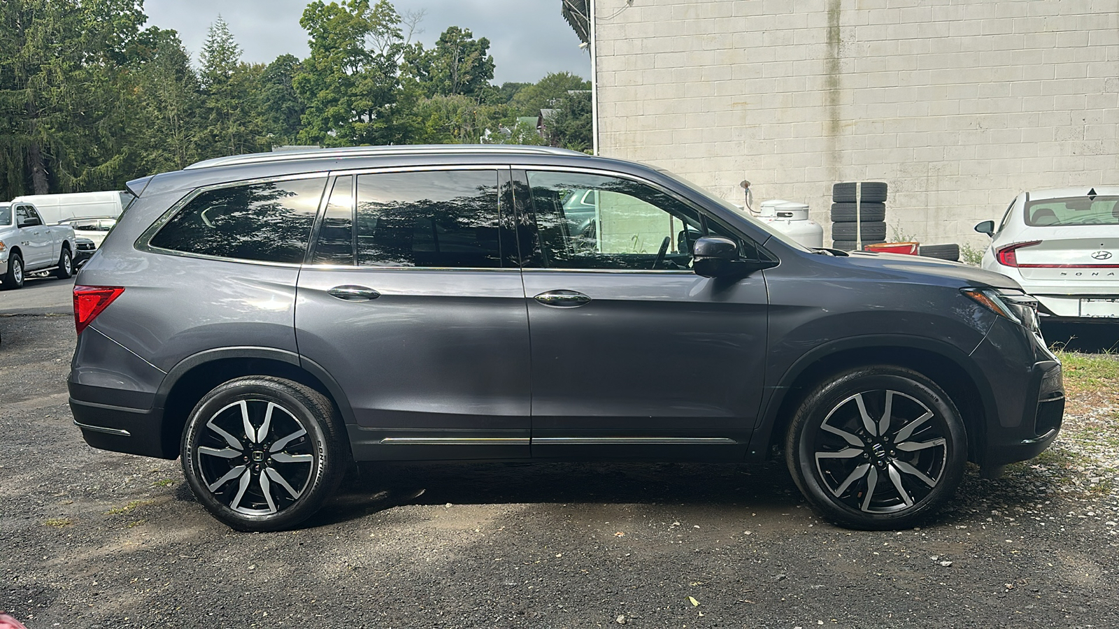 2021 Honda Pilot Touring 8-Passenger 2