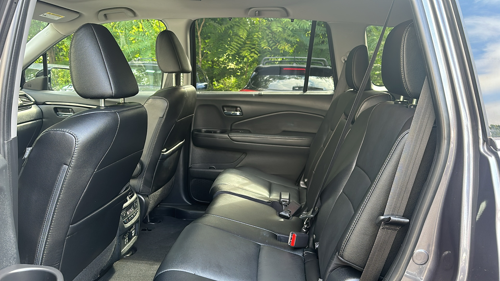 2021 Honda Pilot Touring 8-Passenger 25