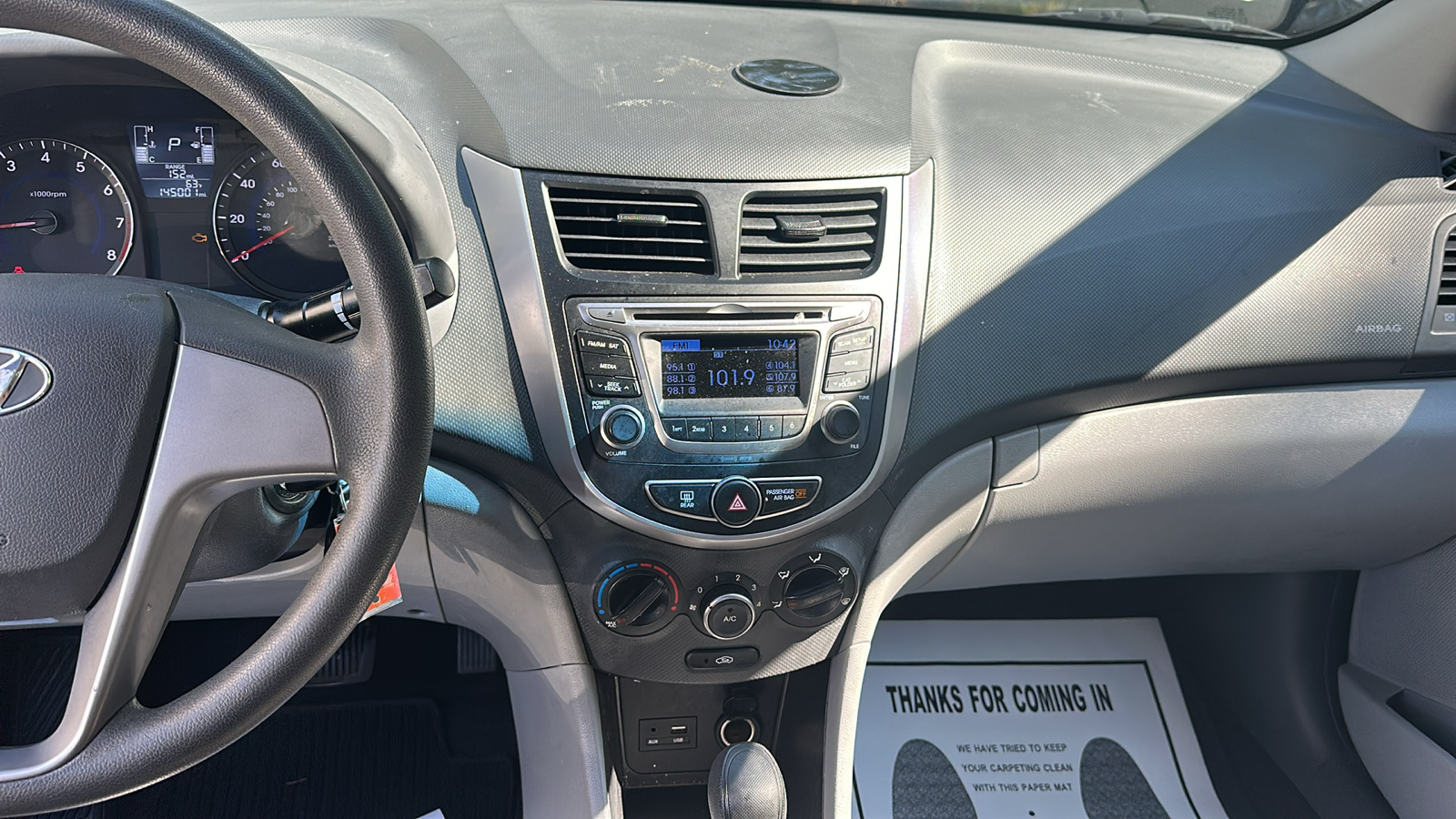 2016 Hyundai ACCENT SE 18