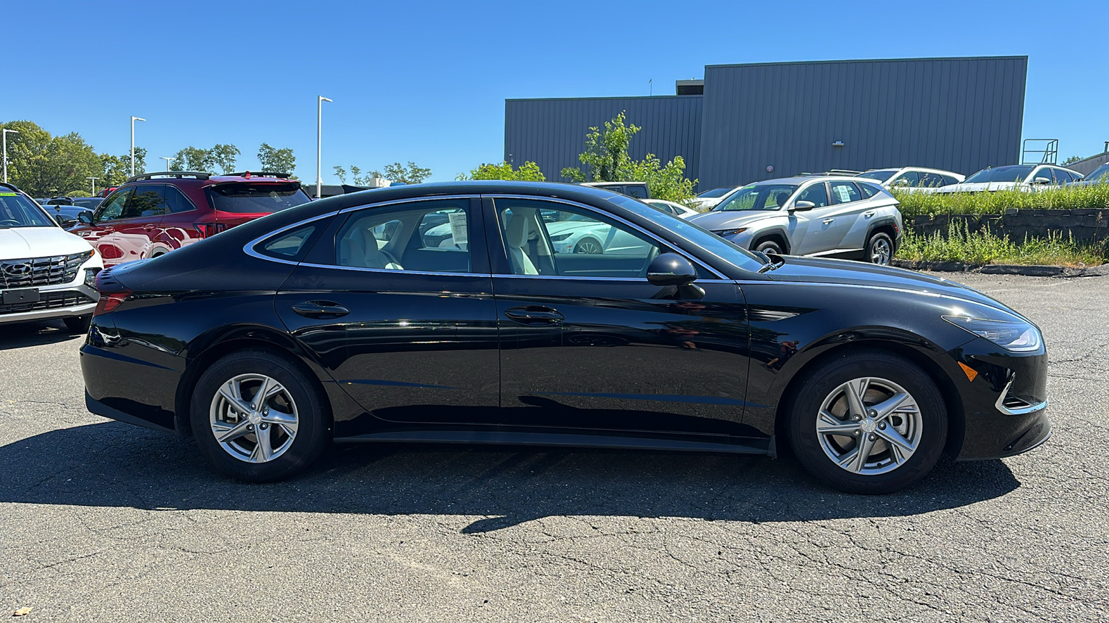 2023 Hyundai Sonata SE 2