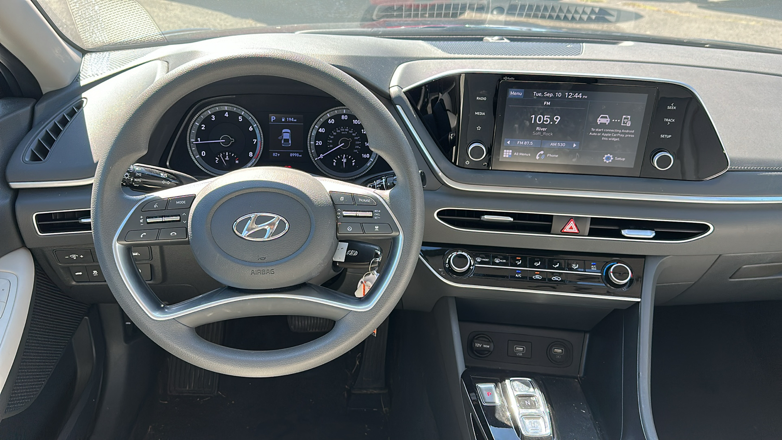 2023 Hyundai Sonata SE 24