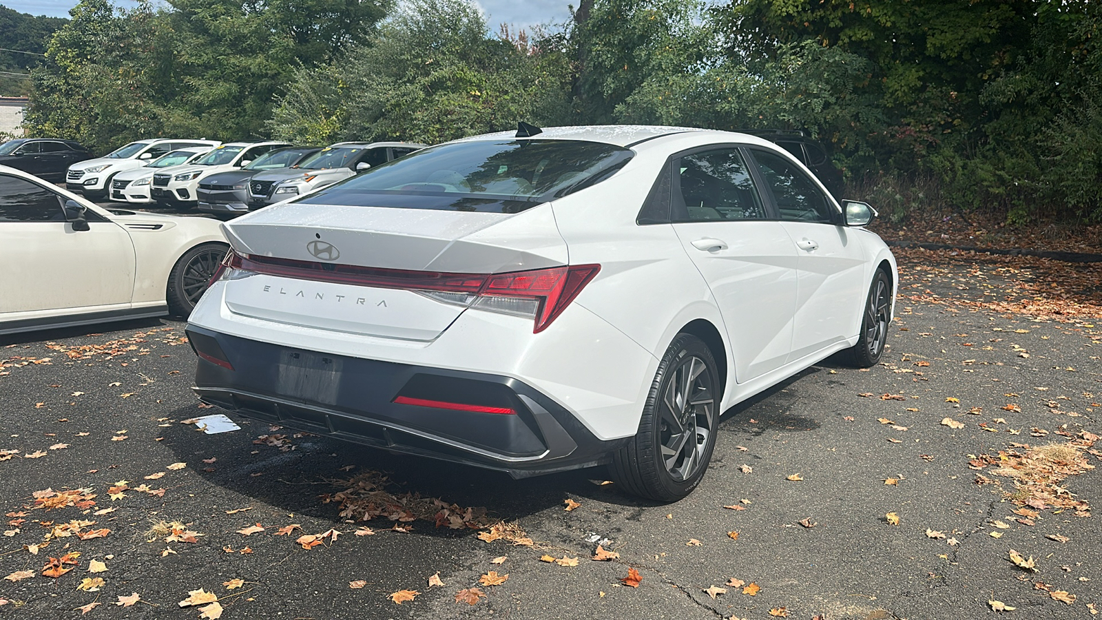 2024 Hyundai Elantra SEL 3