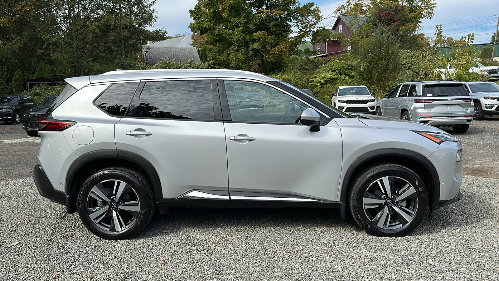 2023 Nissan Rogue SL 2