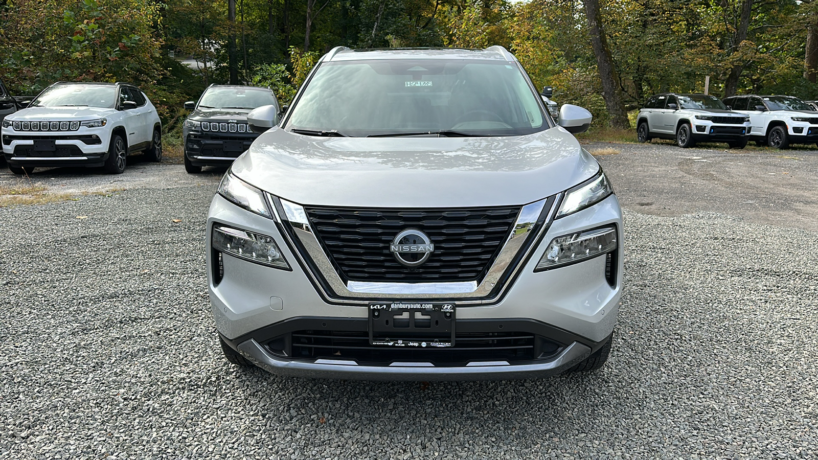 2023 Nissan Rogue SL 8