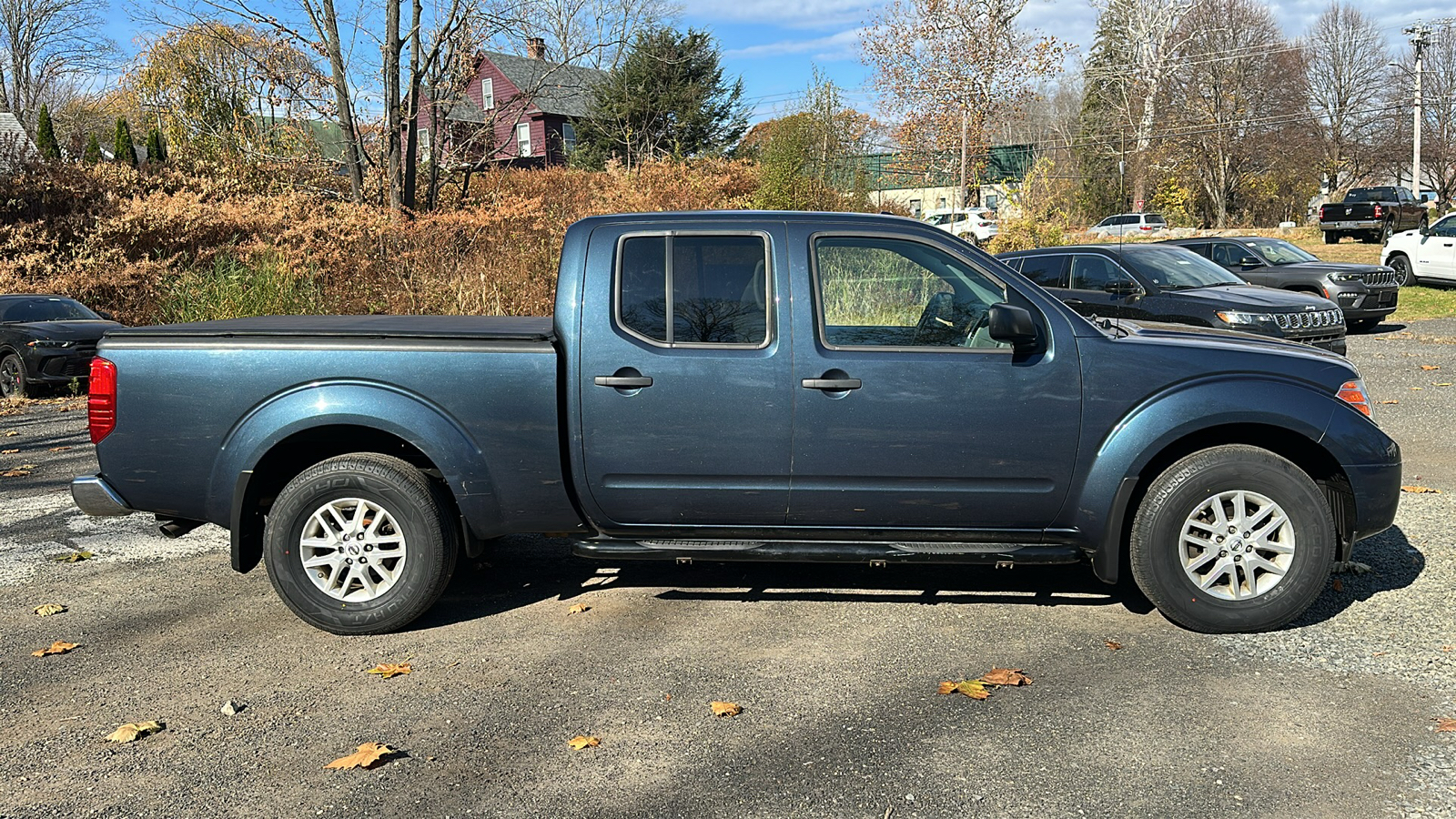 2018 Nissan Frontier SV V6 Crew Cab 4x4 Auto Long Bed 2