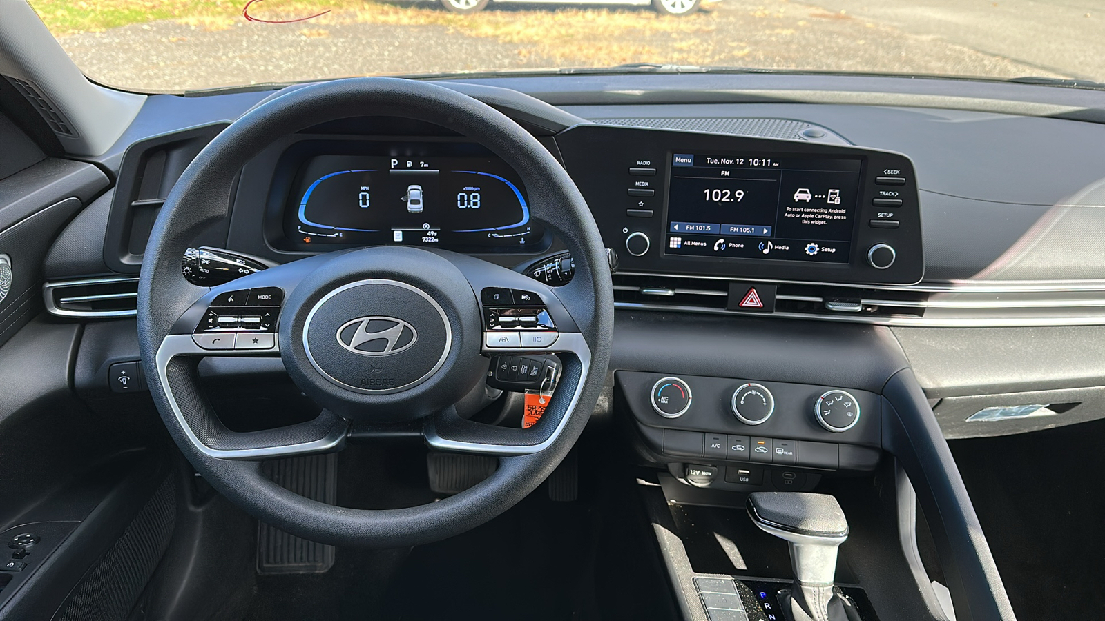 2024 Hyundai Elantra SE 24