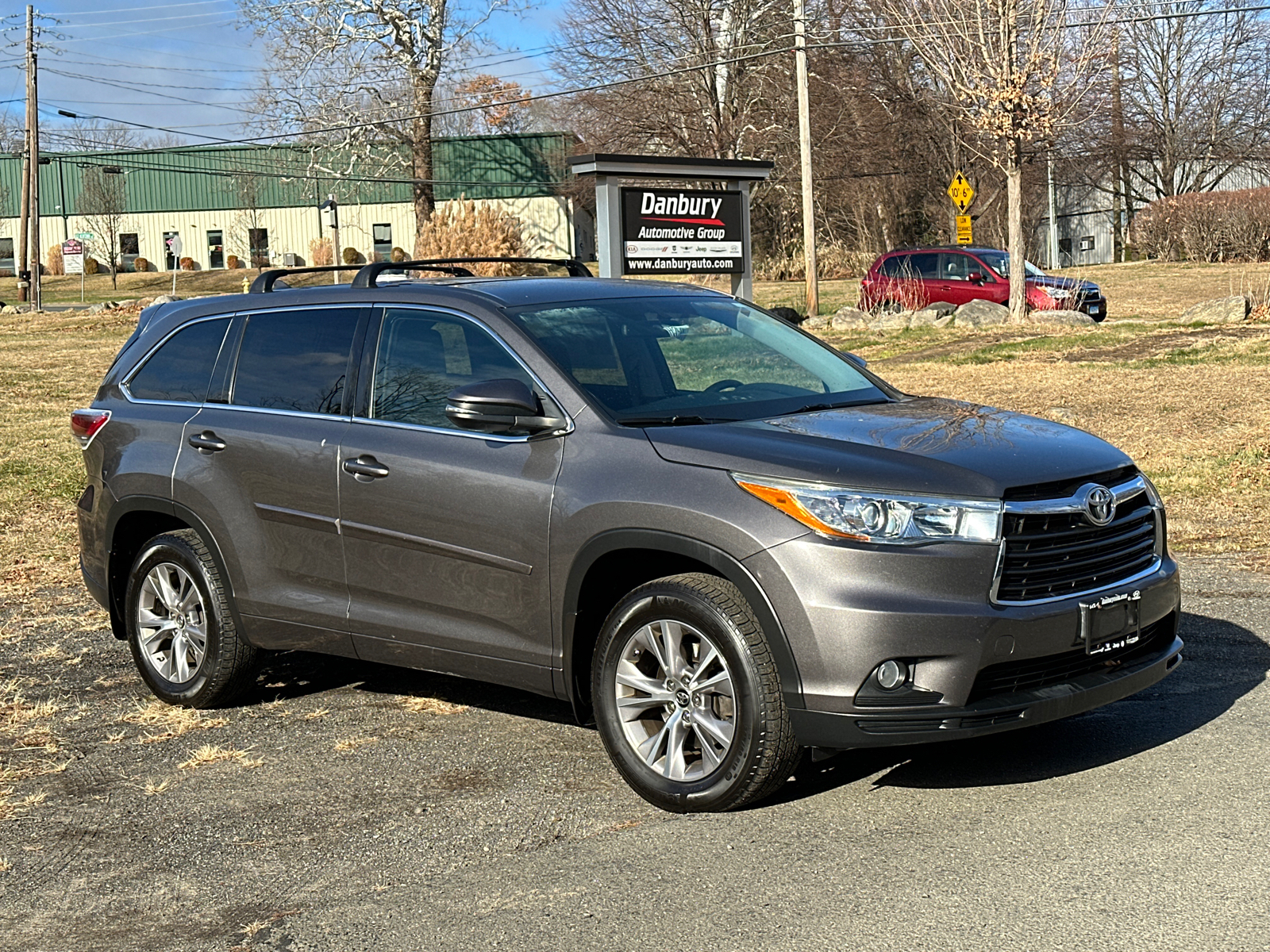 2016 Toyota Highlander LE 1