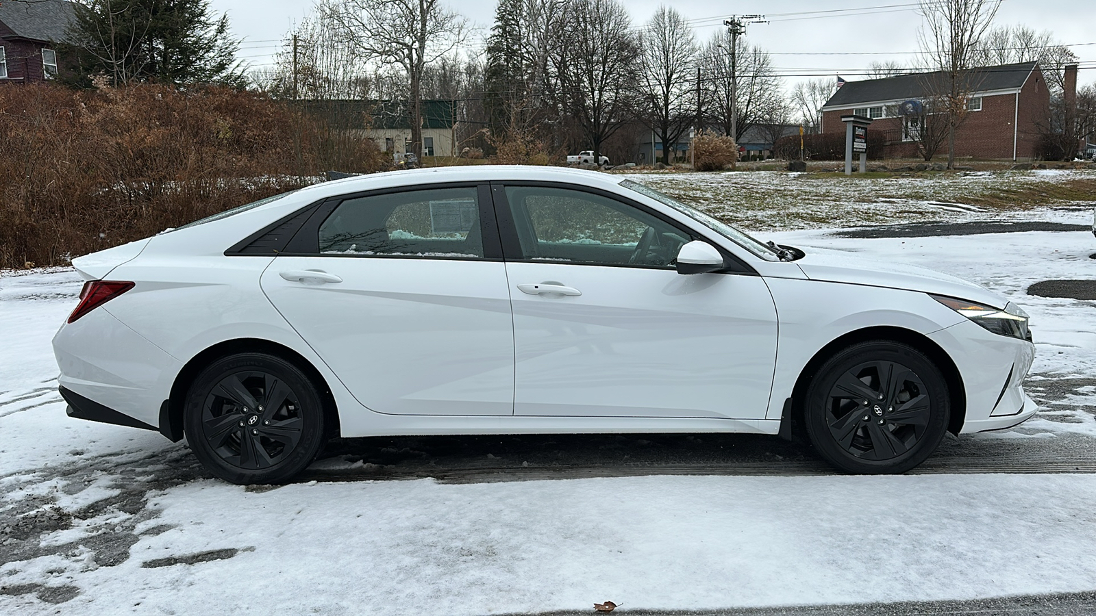 2022 Hyundai Elantra Hybrid Blue 2