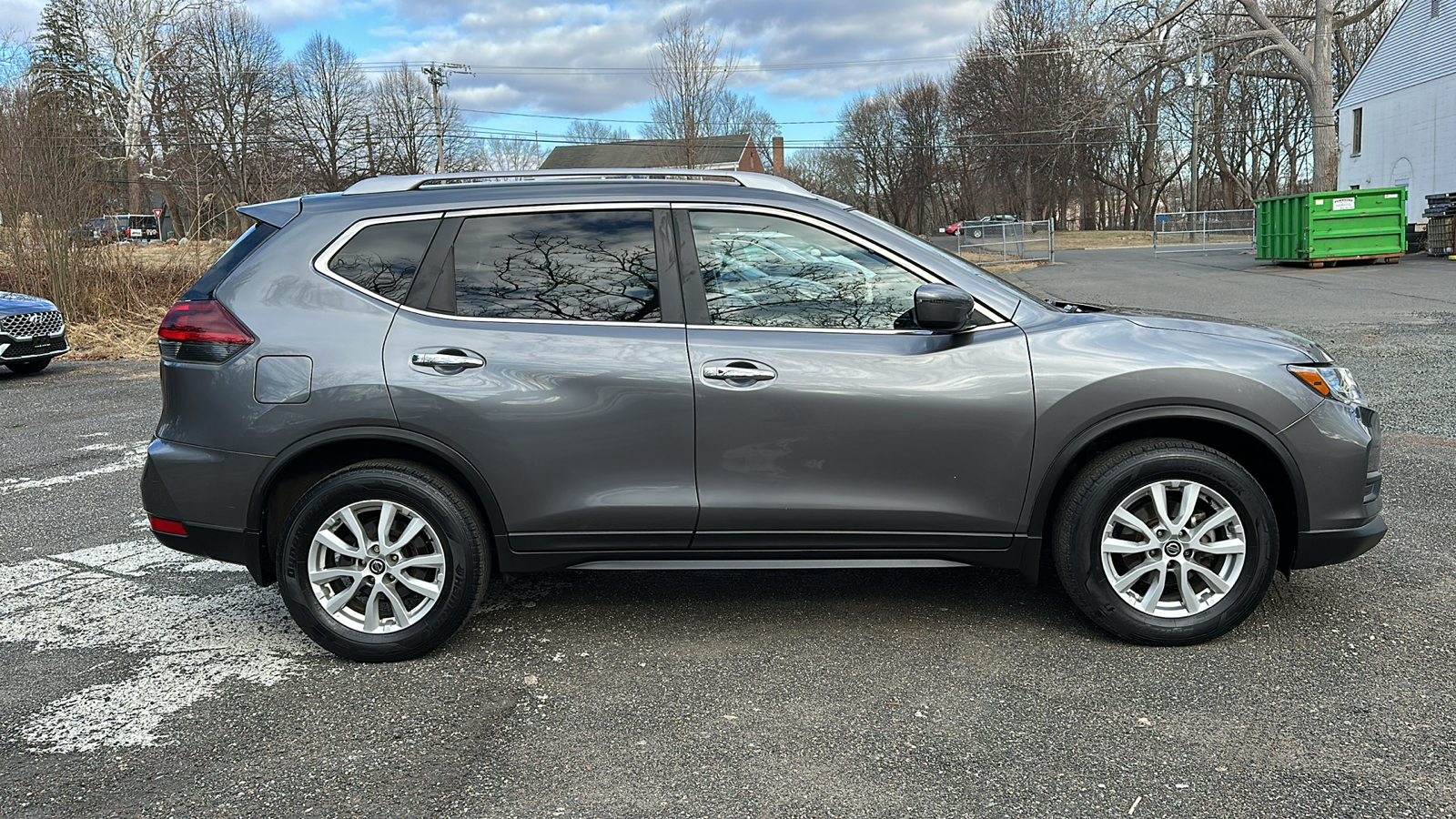 2020 Nissan Rogue SV 2