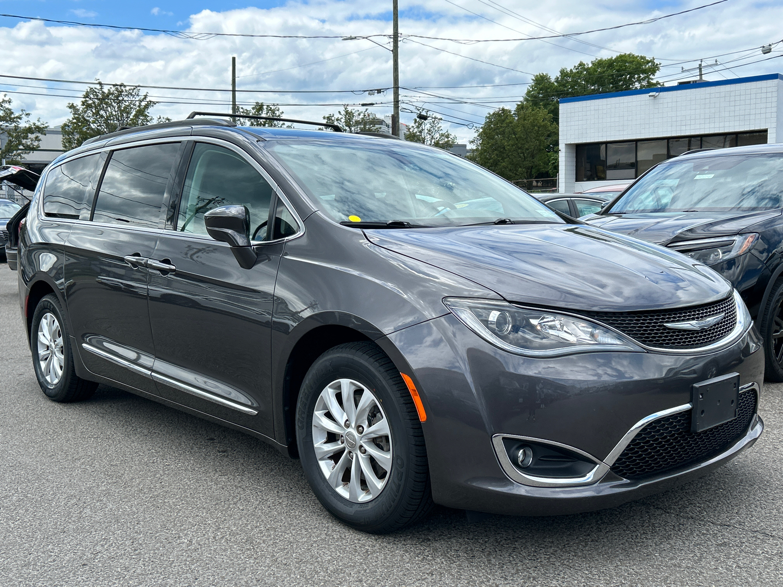 2017 Chrysler Pacifica Touring-L 1