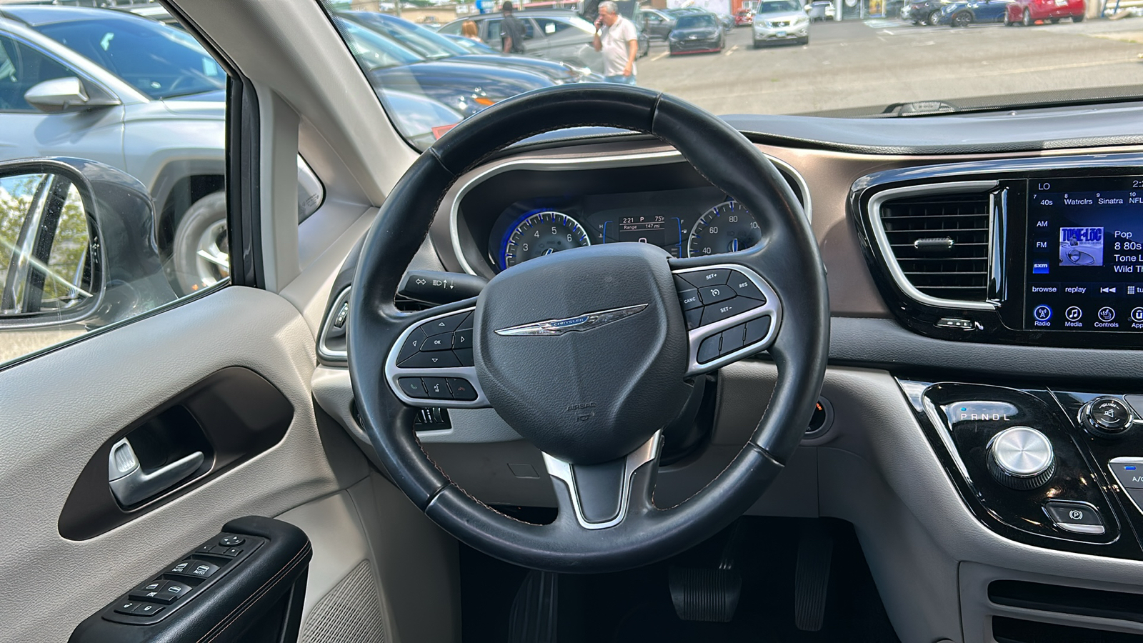 2017 Chrysler Pacifica Touring-L 20