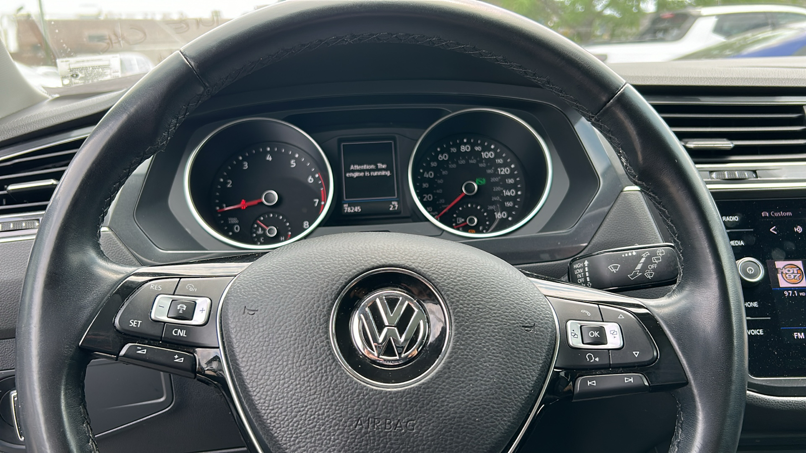 2018 Volkswagen Tiguan SE 10