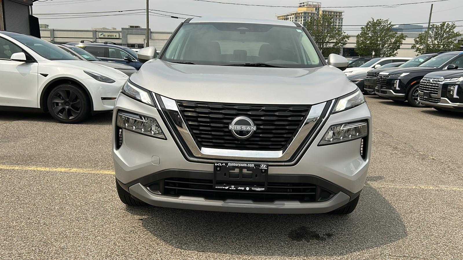 2023 Nissan Rogue SV 2