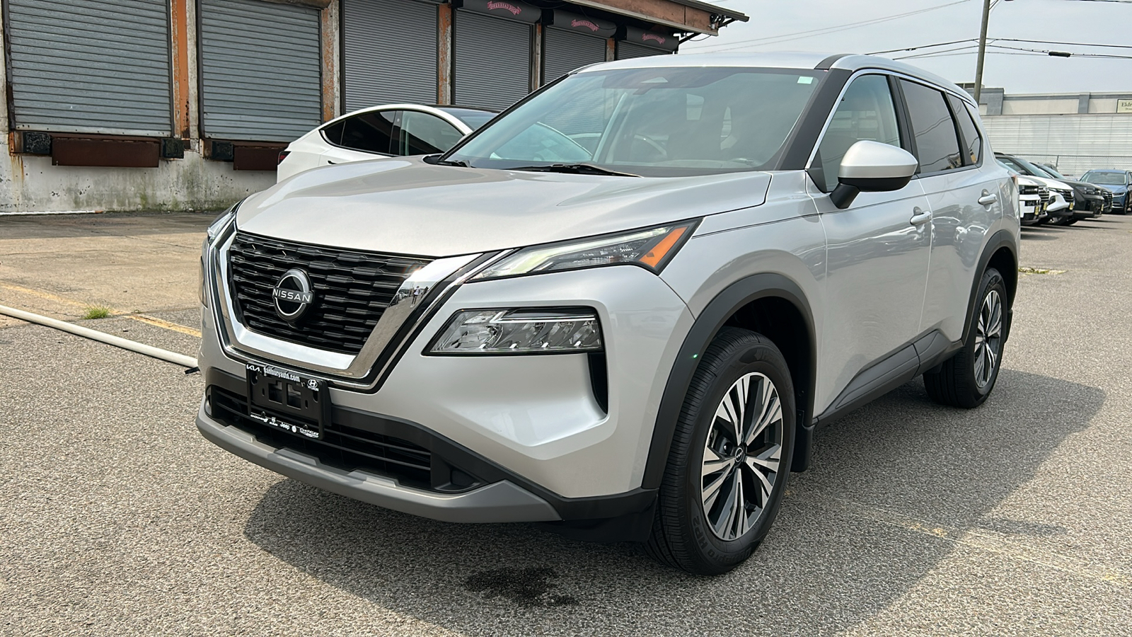 2023 Nissan Rogue SV 3