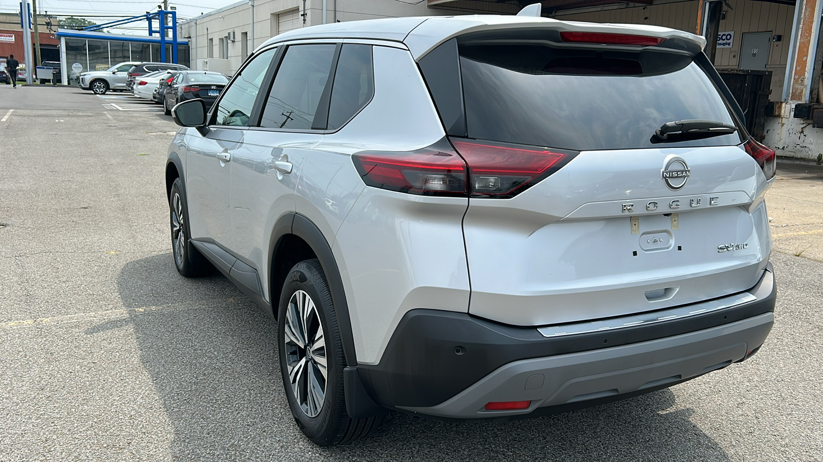 2023 Nissan Rogue SV 4