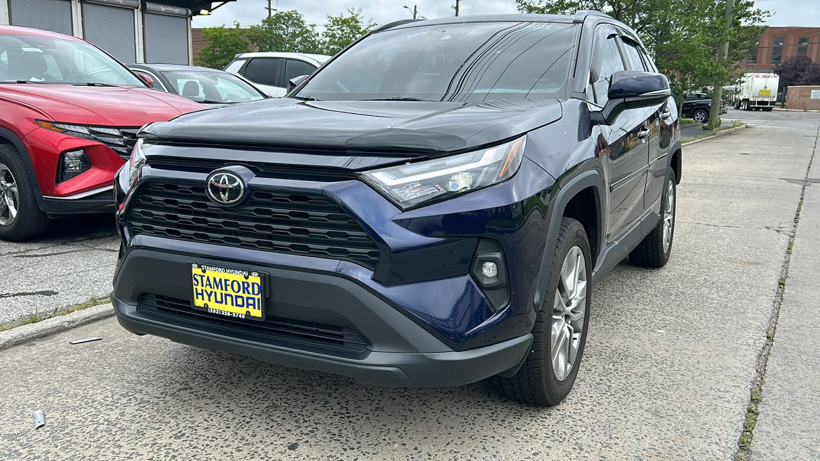 2022 Toyota RAV4 XLE Premium 3