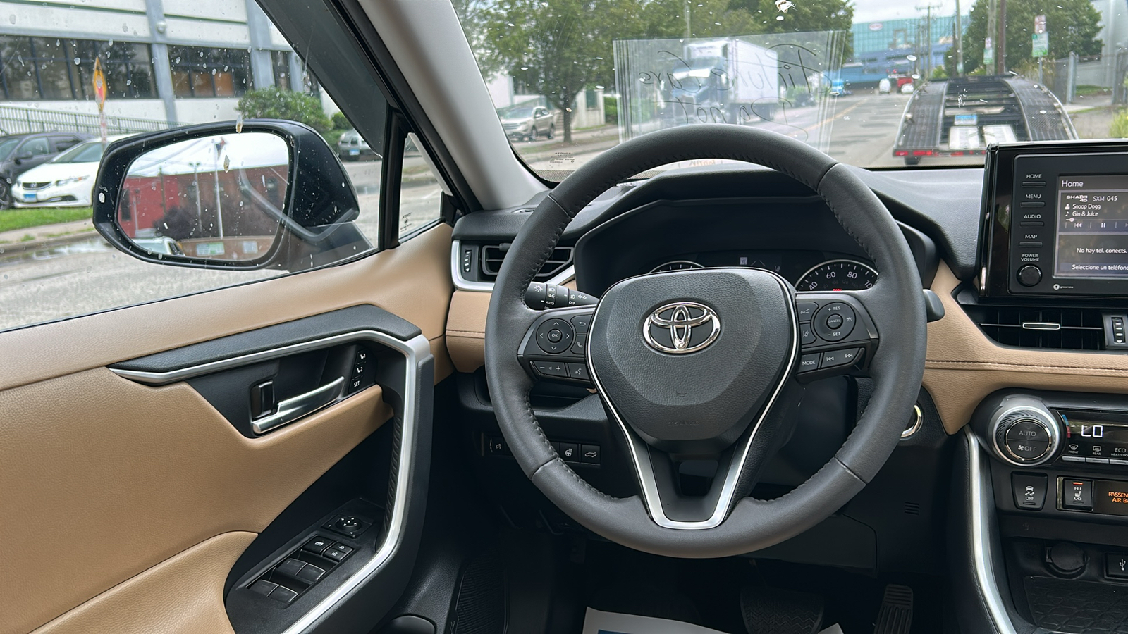 2022 Toyota RAV4 XLE Premium 23