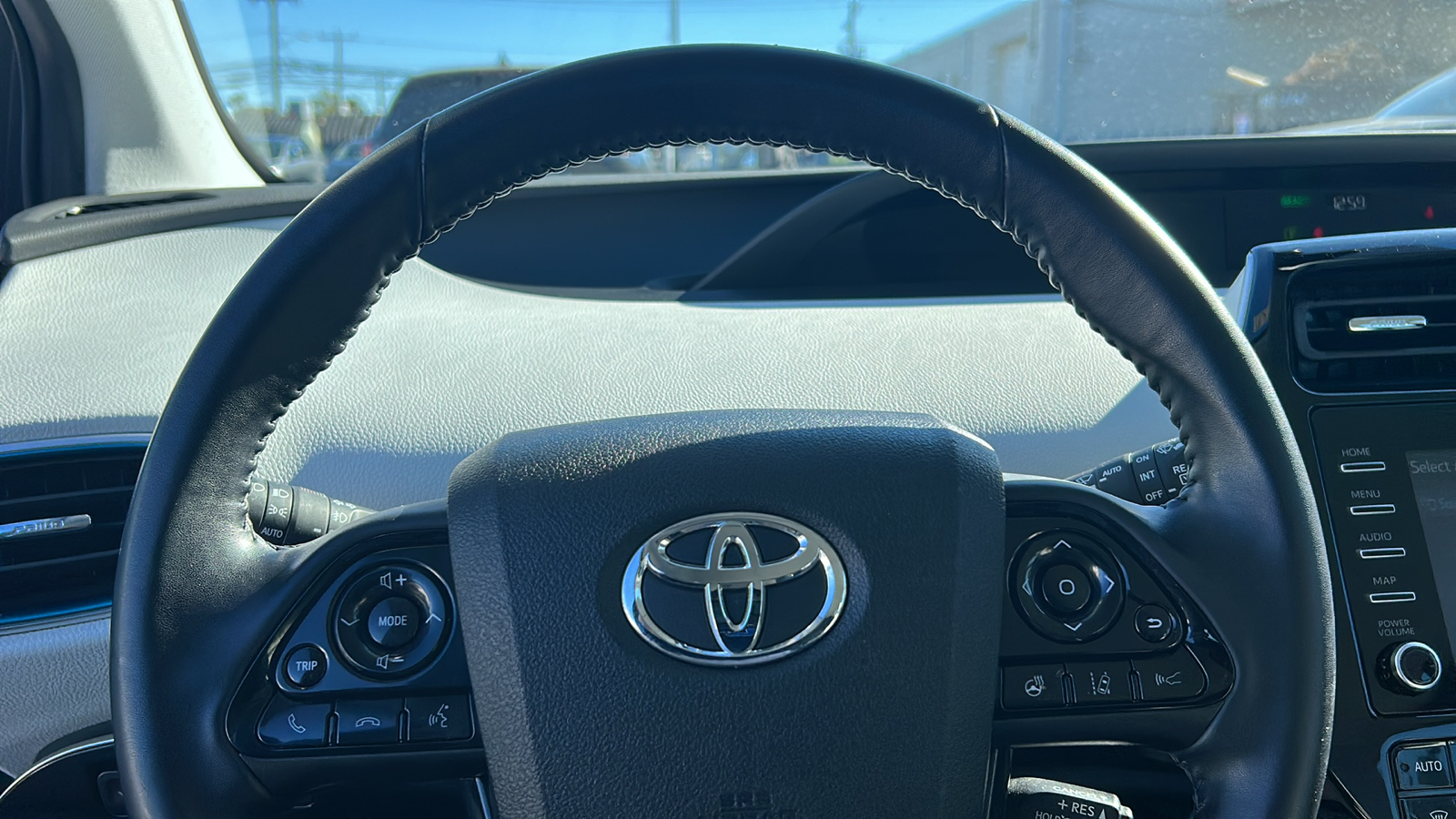 2022 Toyota Prius XLE 10