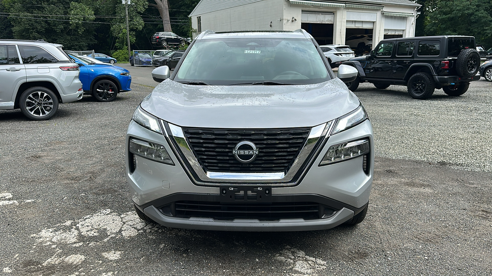 2023 Nissan Rogue SV 8