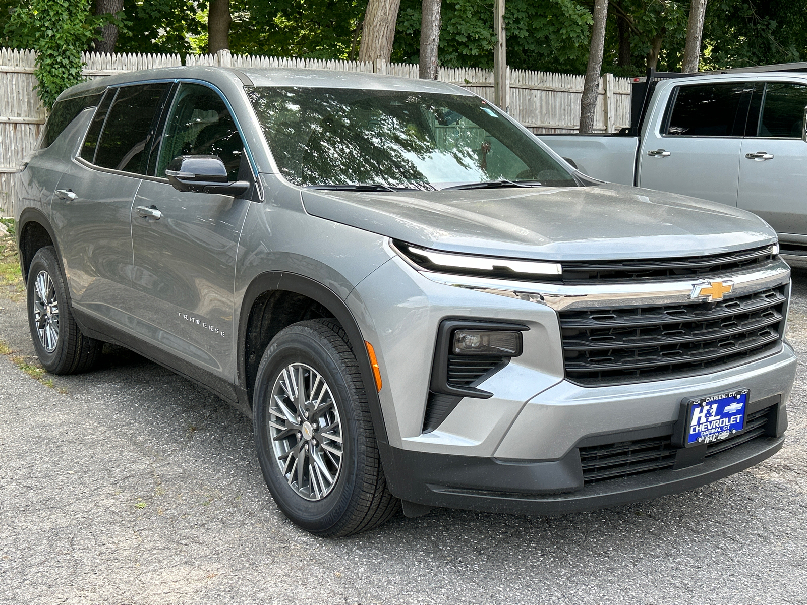 2024 Chevrolet Traverse FWD LS 1