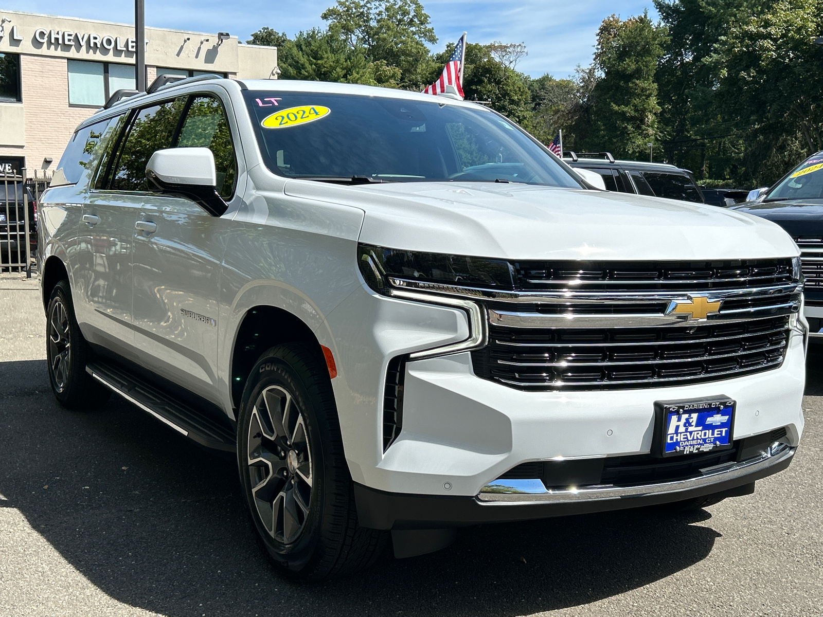 2024 Chevrolet Suburban LT 1