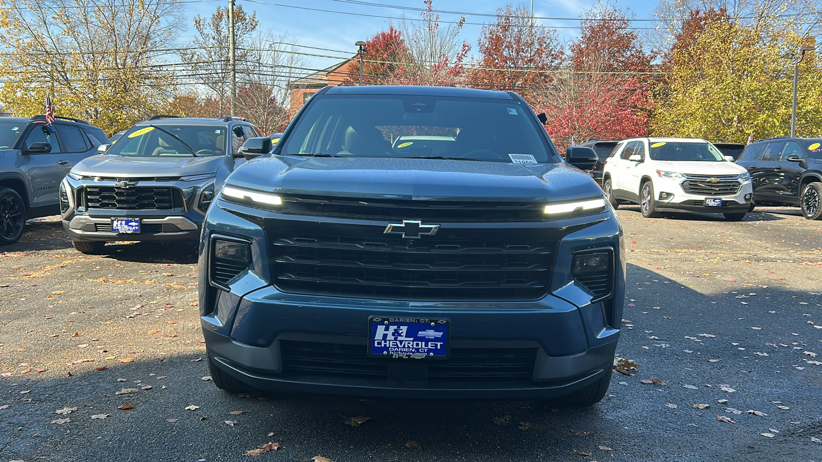 2024 Chevrolet Traverse AWD LT 2