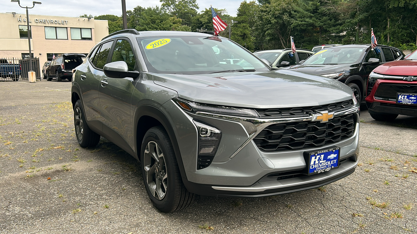 2025 Chevrolet Trax LT 2