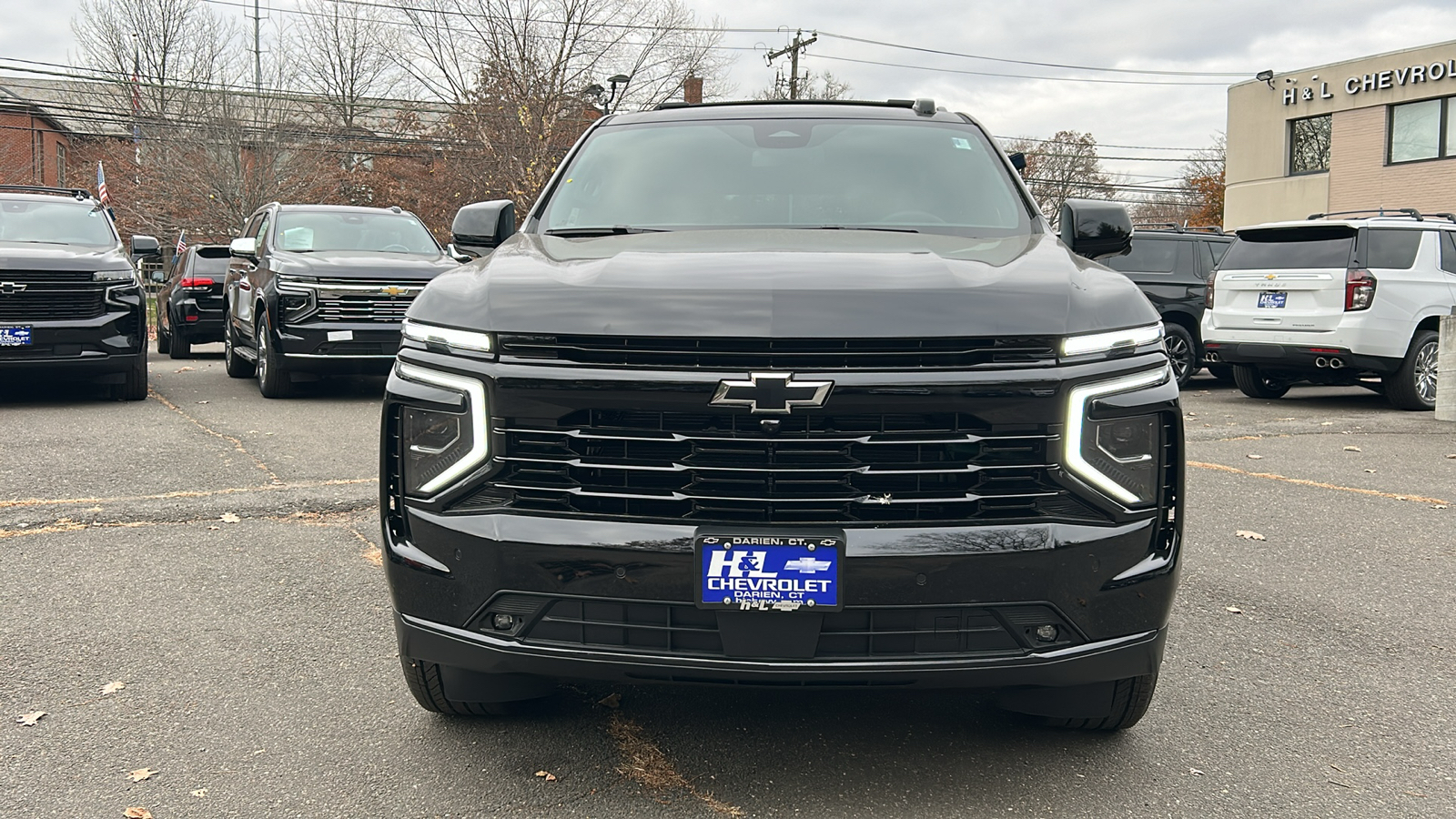 2025 Chevrolet Suburban RST 2