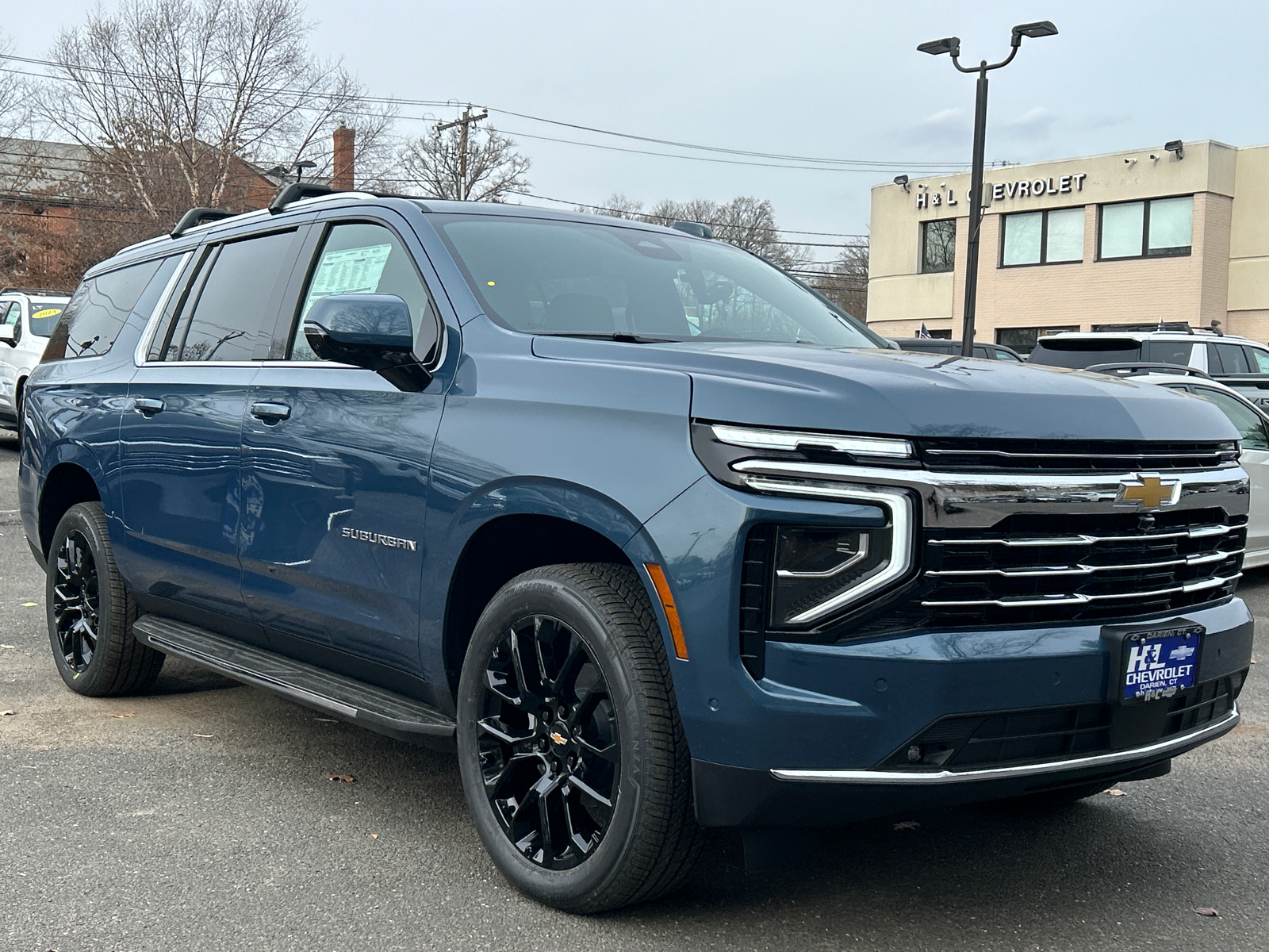 2025 Chevrolet Suburban LT 1