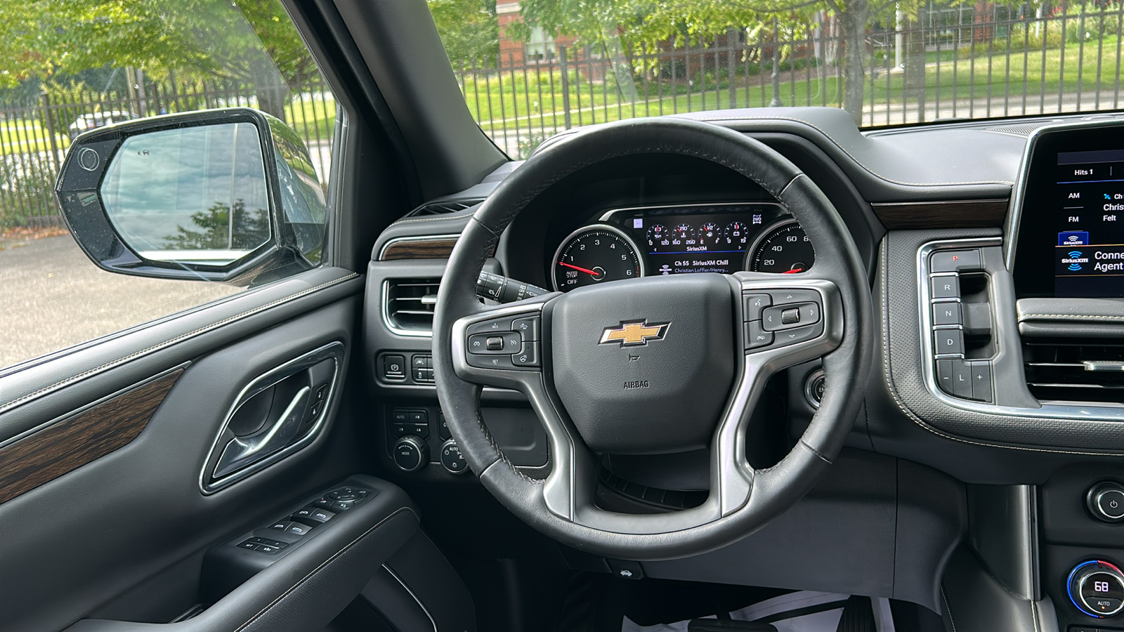 2021 Chevrolet Suburban Premier 21