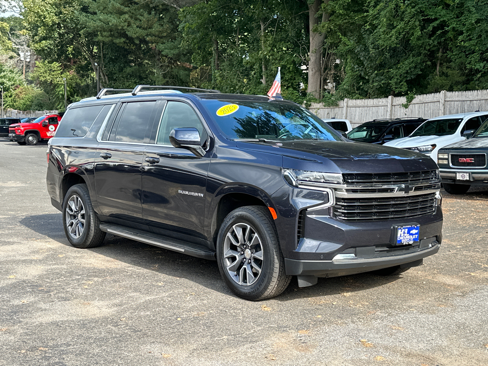 2023 Chevrolet Suburban LT 1