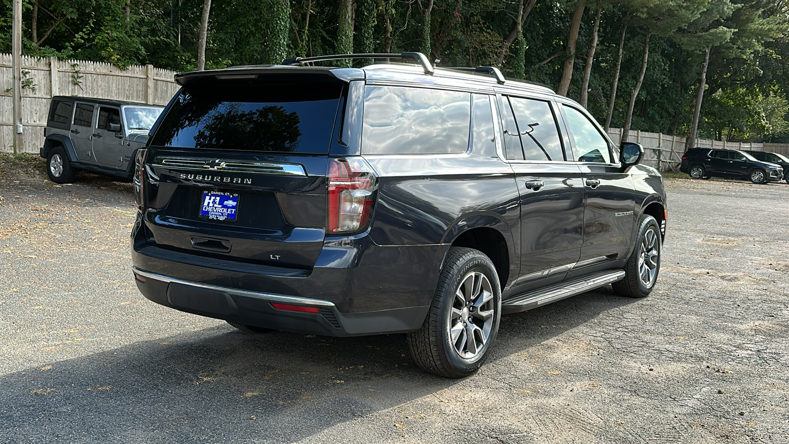 2023 Chevrolet Suburban LT 6