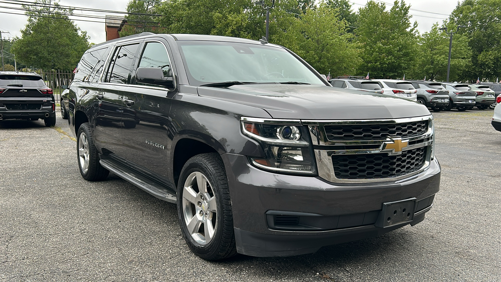 2015 Chevrolet Suburban LT 2