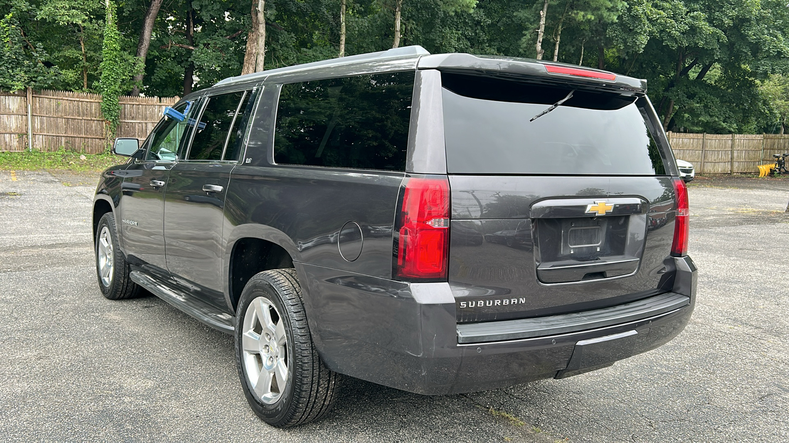 2015 Chevrolet Suburban LT 4