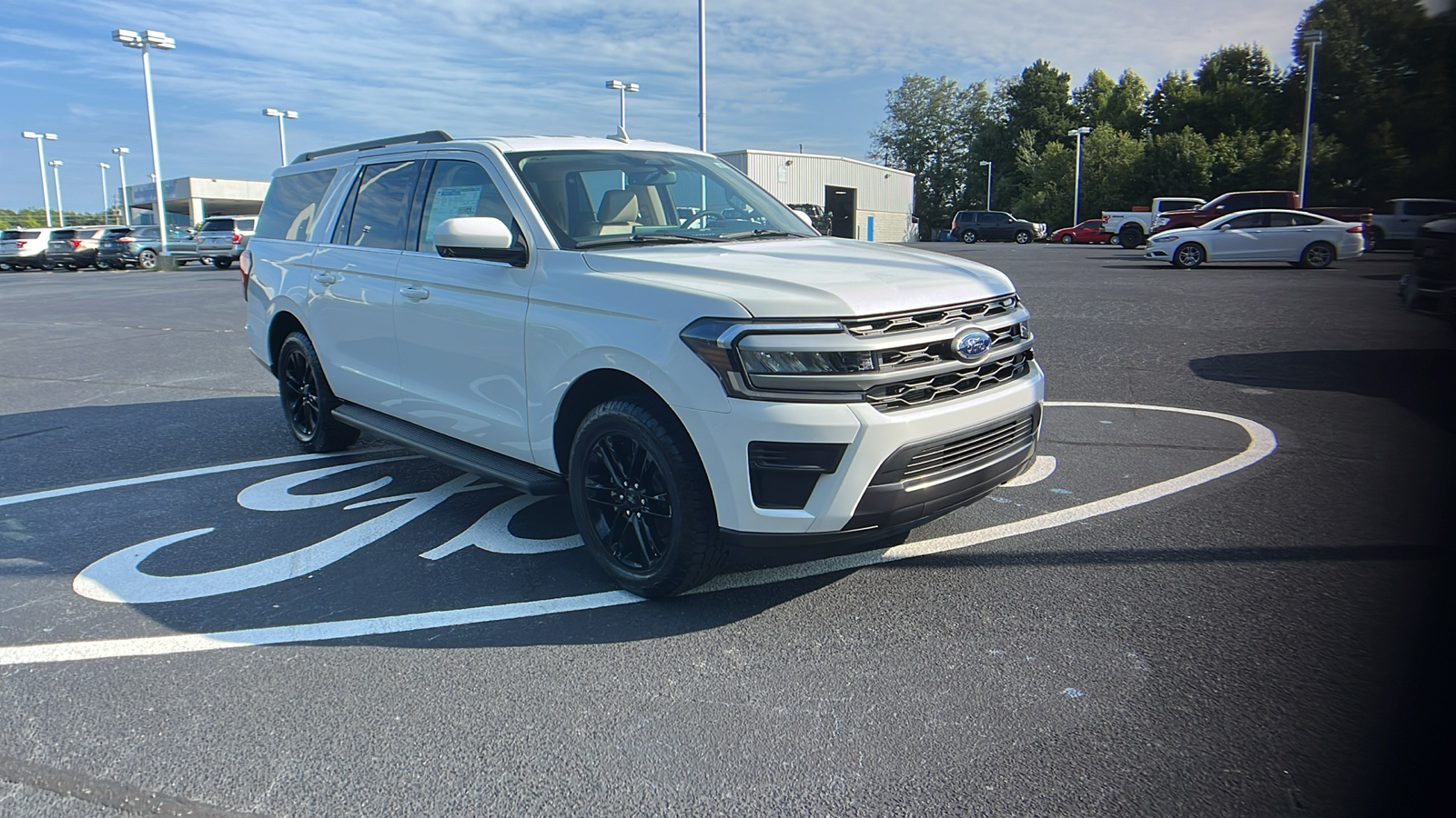 2024 Ford Expedition MAX XLT 1