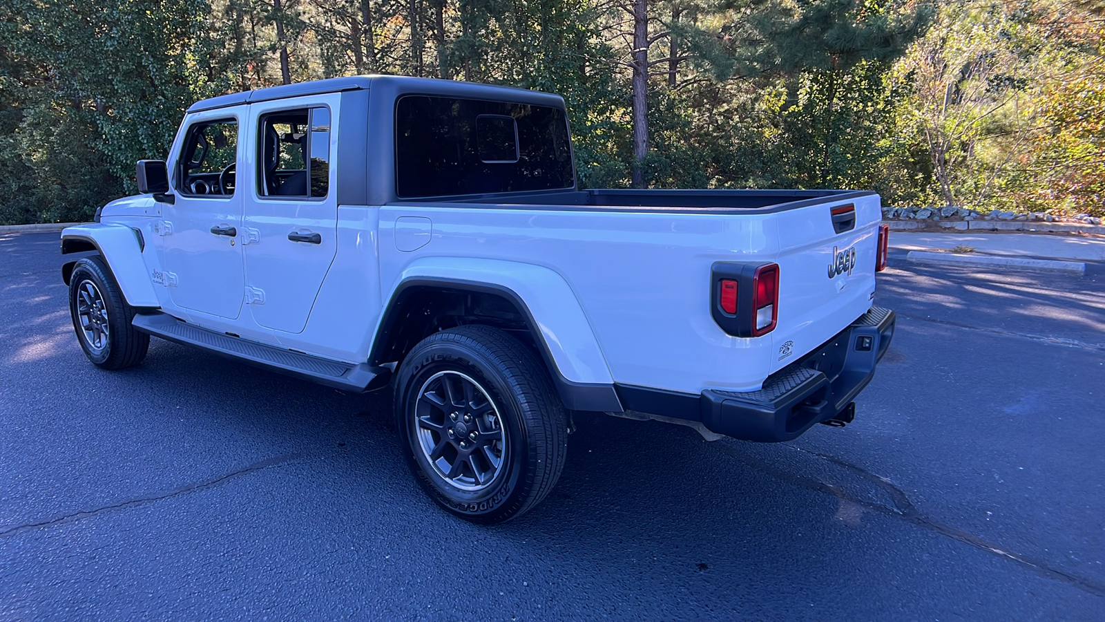 2021 Jeep Gladiator Overland 21