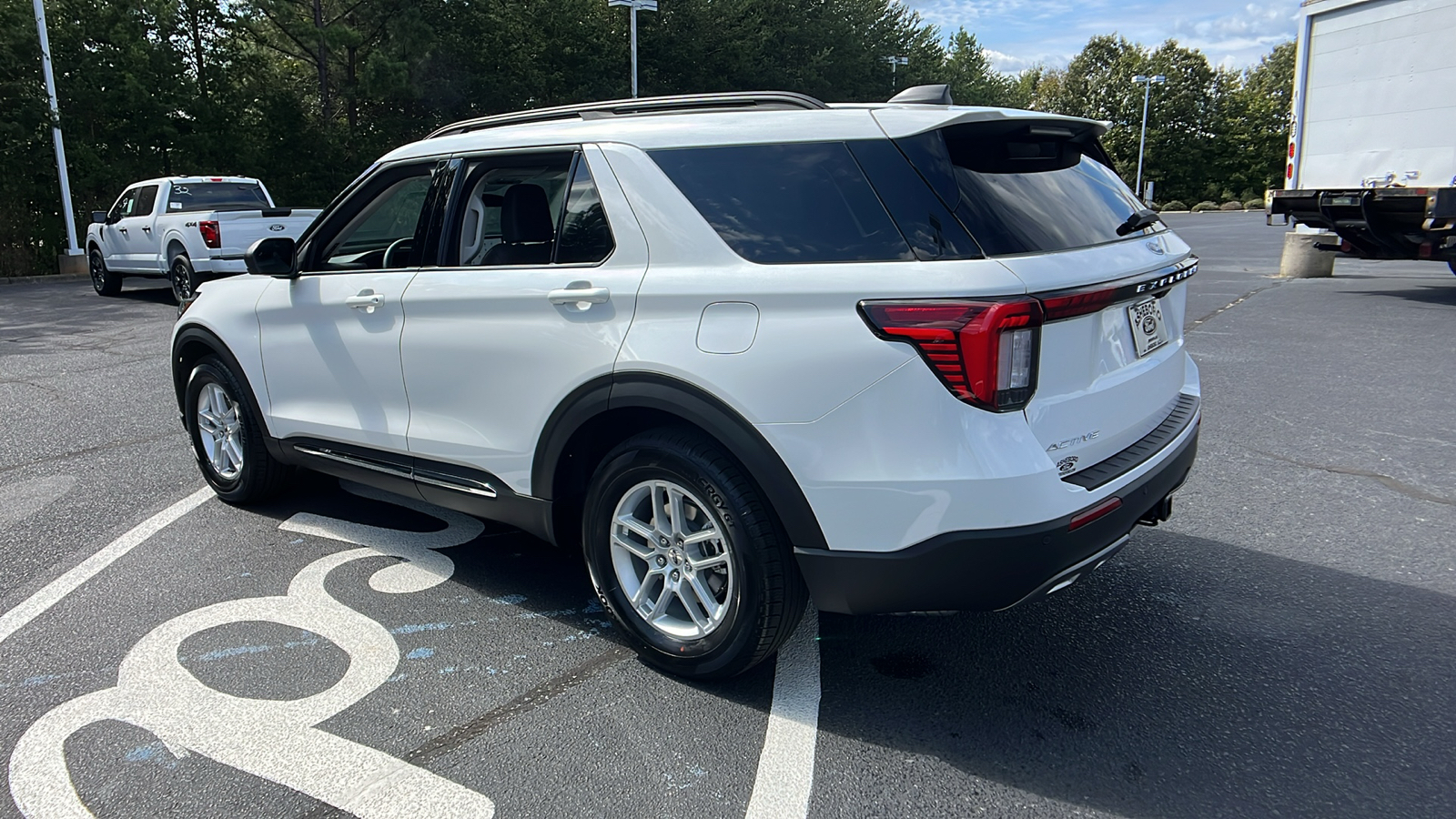 2025 Ford Explorer Active 19