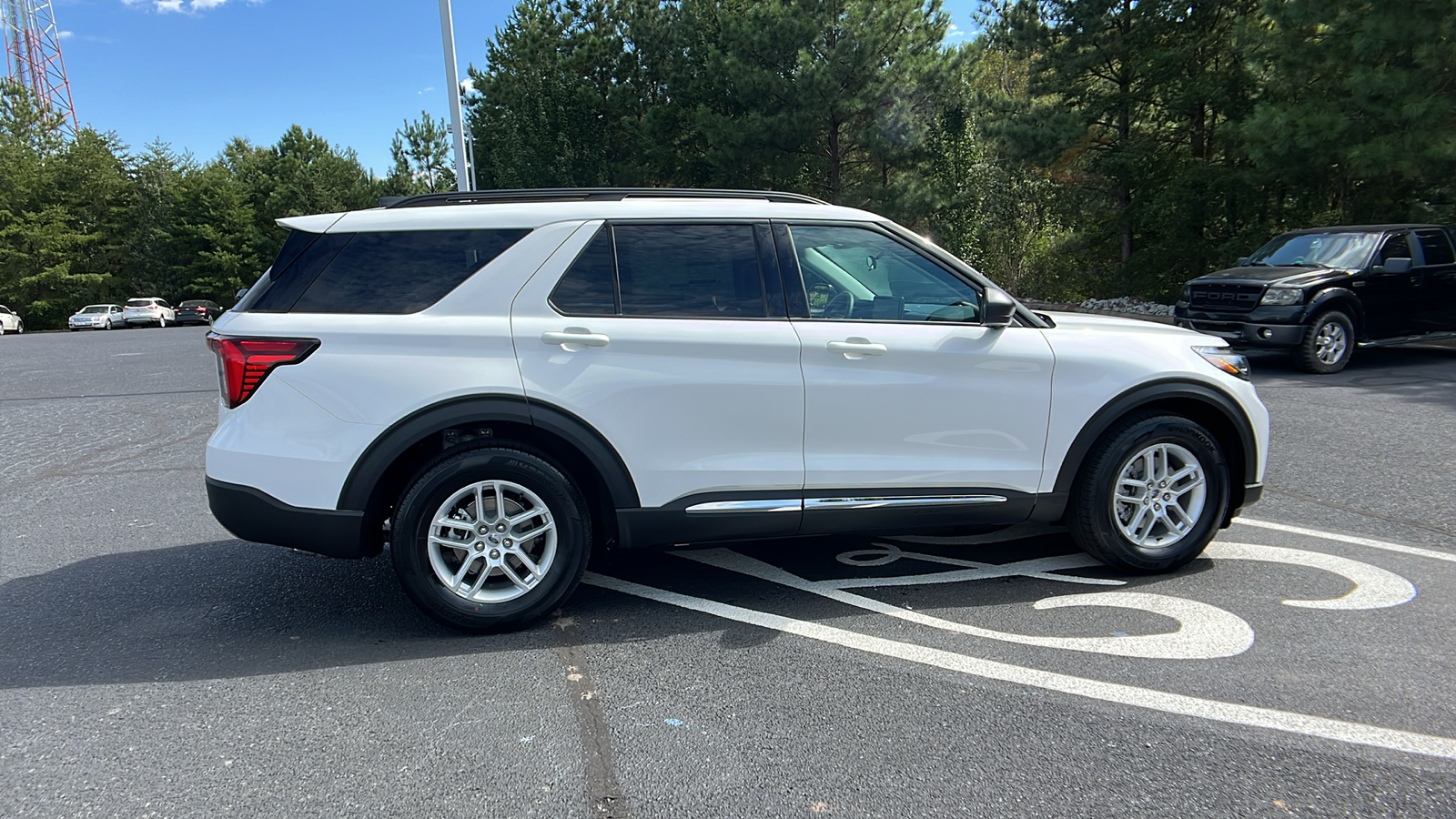 2025 Ford Explorer Active 22