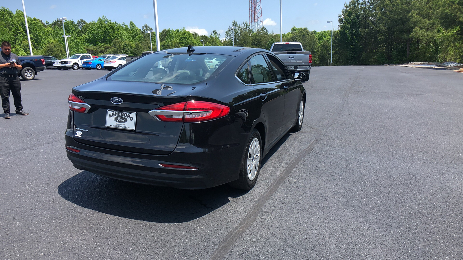 2020 Ford Fusion S 19